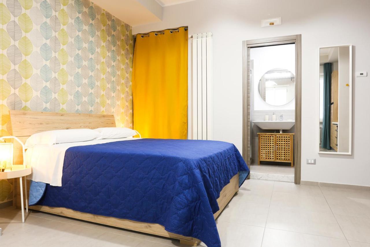 Apartamento Le Stanze Di Mami Salerno Exterior foto